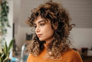 20 Best Low Maintenance Haircuts for Frizzy Hair – Hairstyle Camp