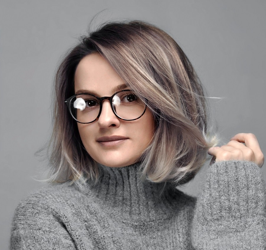 low maintenance short hairstyle for women with glasses