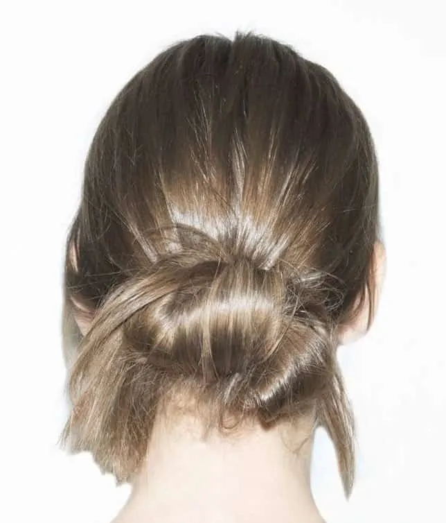 low messy bun for thin hair