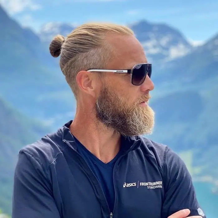 man bun undercut for blonde hair