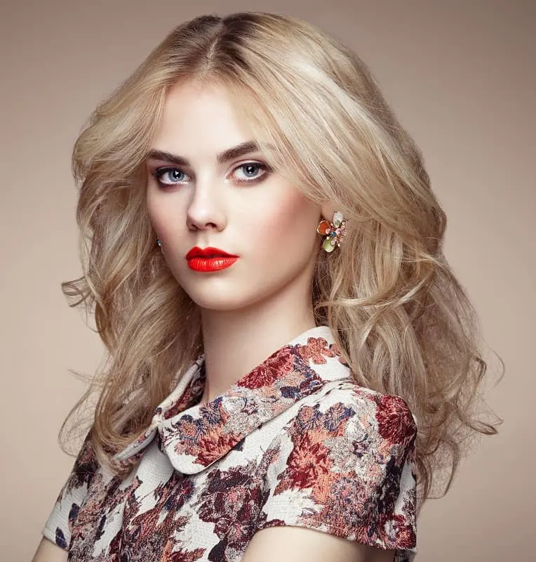 medium beige blonde hairstyle