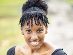 40 Best Curly Hairstyles With Bangs For Women To Try — image 2