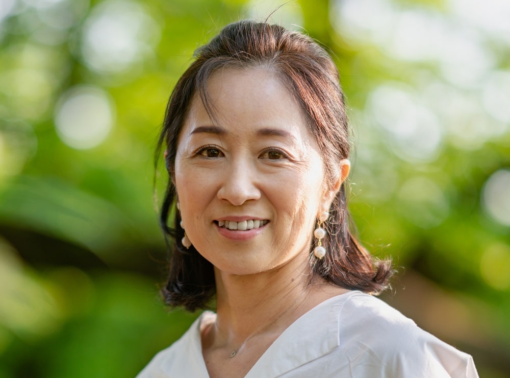 medium hairstyle for Asian women over 50