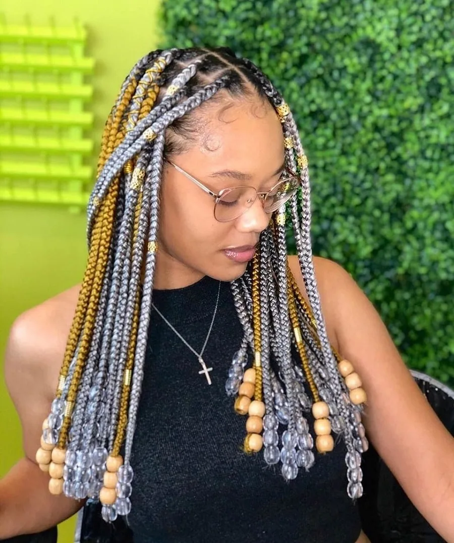 Medium braids and beads without connections with color