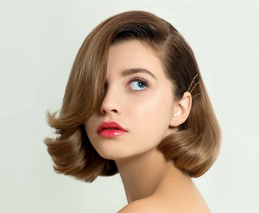 medium length feathered bob