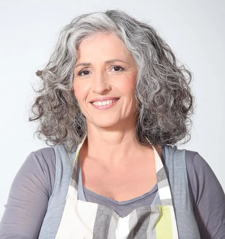 medium grey hairstyle for women over 50