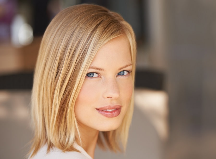 medium length straight hairstyle for square face