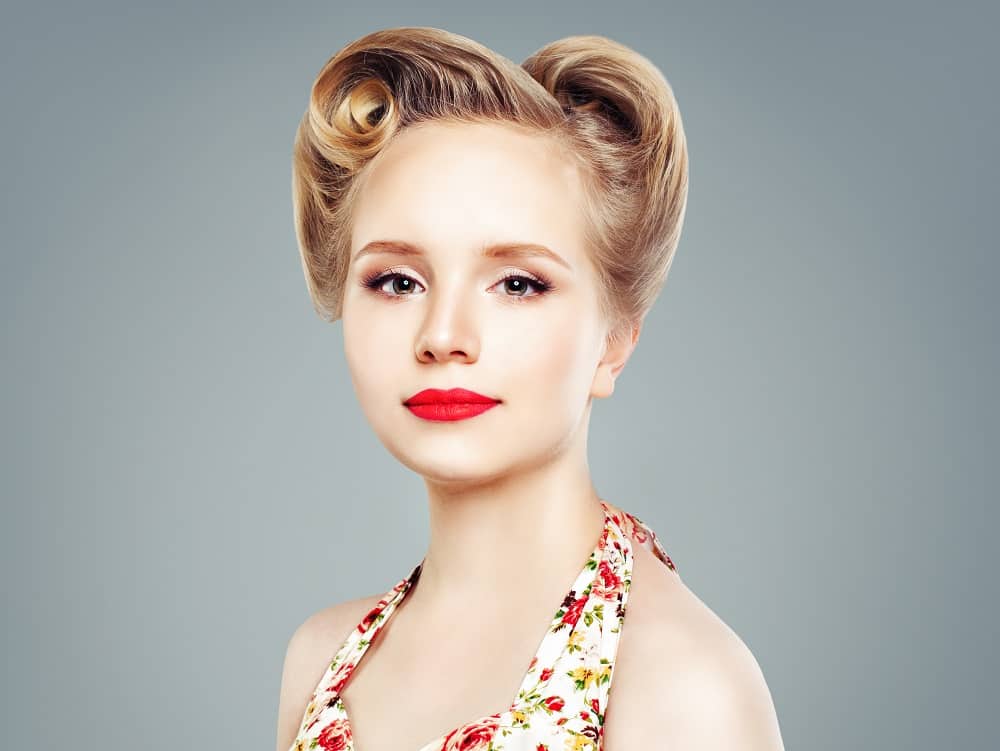 medium vintage hairstyle for round faces