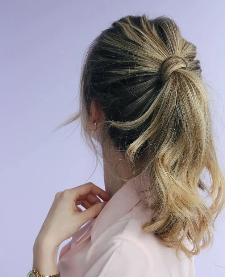 medium wavy ponytail