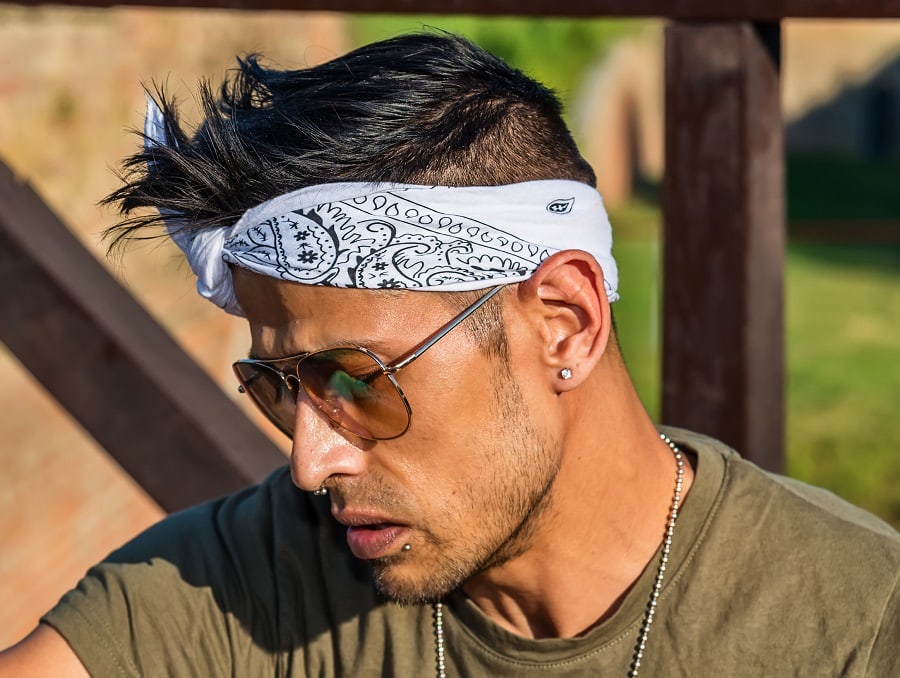 Men's cut with bandana