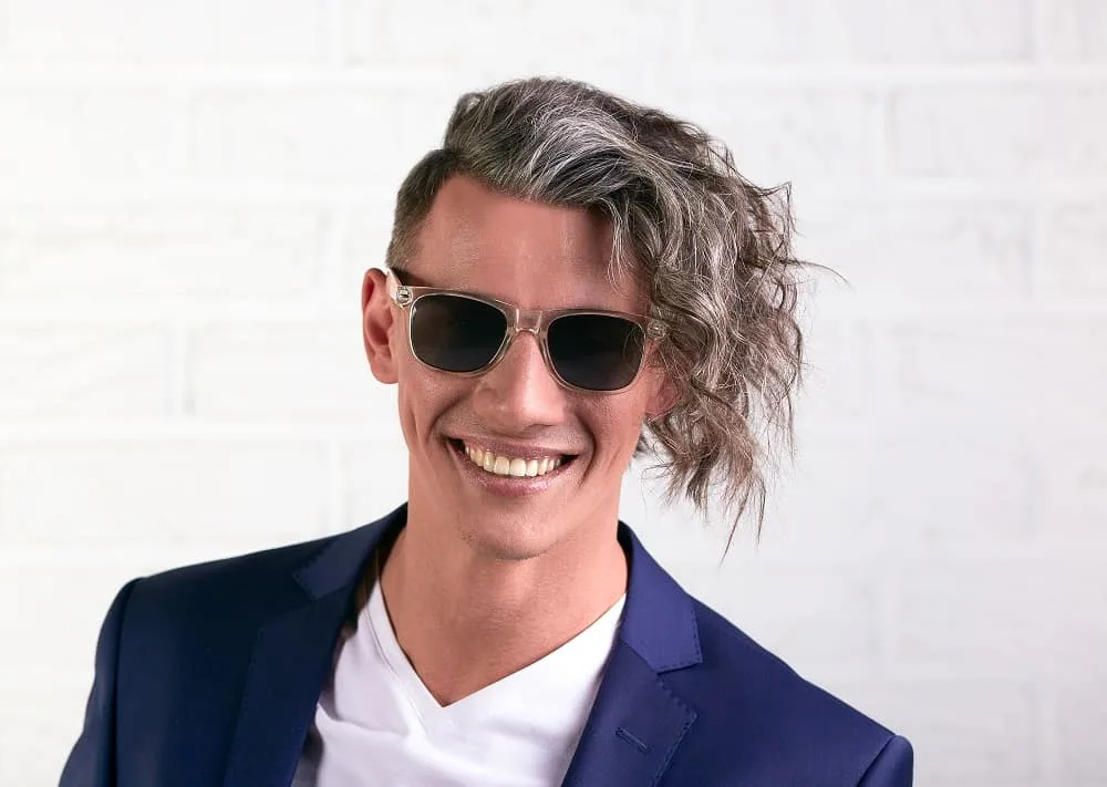 men's wavy hair with undercut