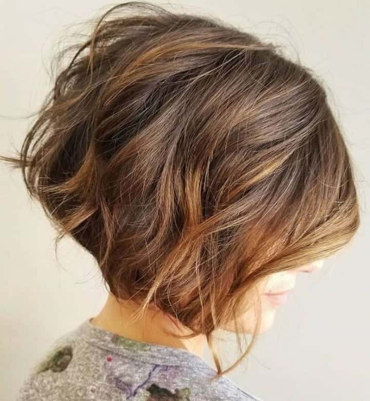 women with two toned messy bob