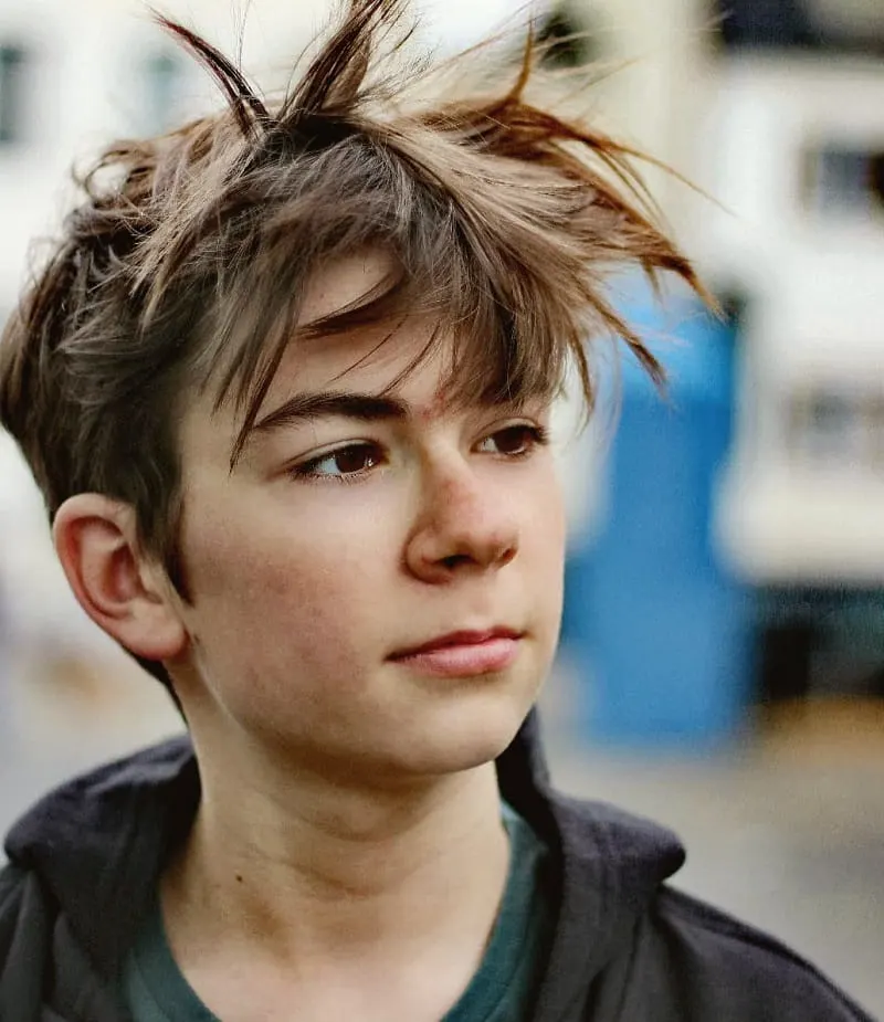 messy hairstyle for teen boys
