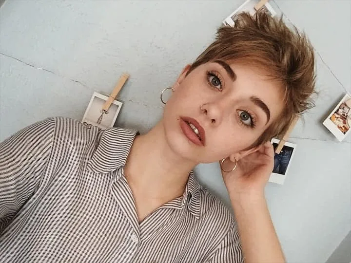 messy pixie for blonde hair