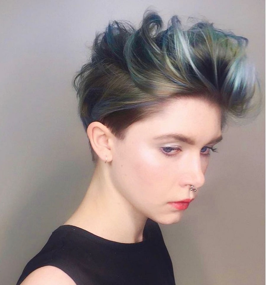 messy pixie cut with highlights