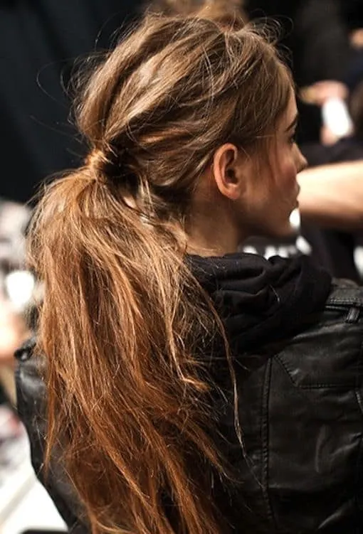 textured messy ponytail