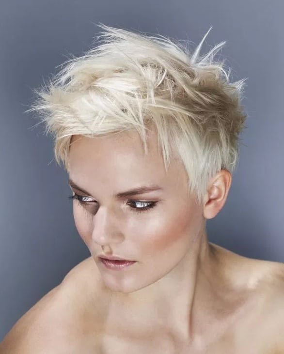 15 Spectacular Short Messy Hairstyles For Women 2020
