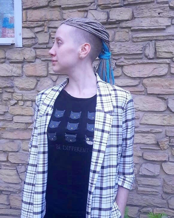 micro braids with shaved sides