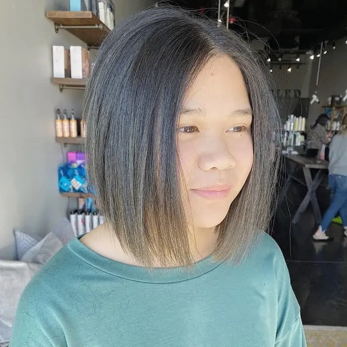 middle part angled bob