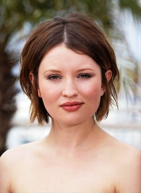 30 Majestic Middle Parted Bangs Hairstyles To Try