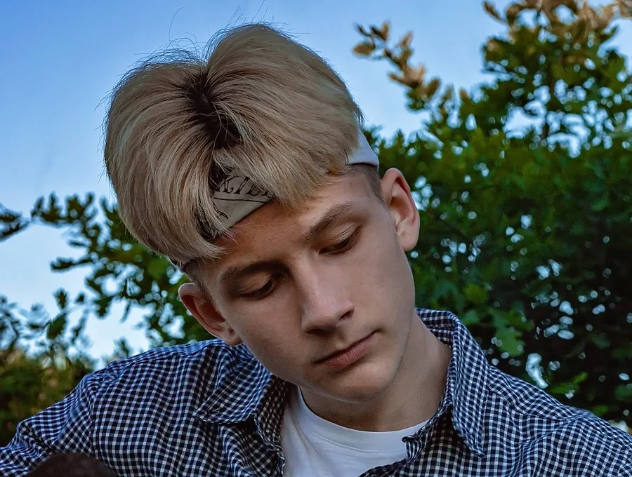 middle part hairstyle for men with bandana