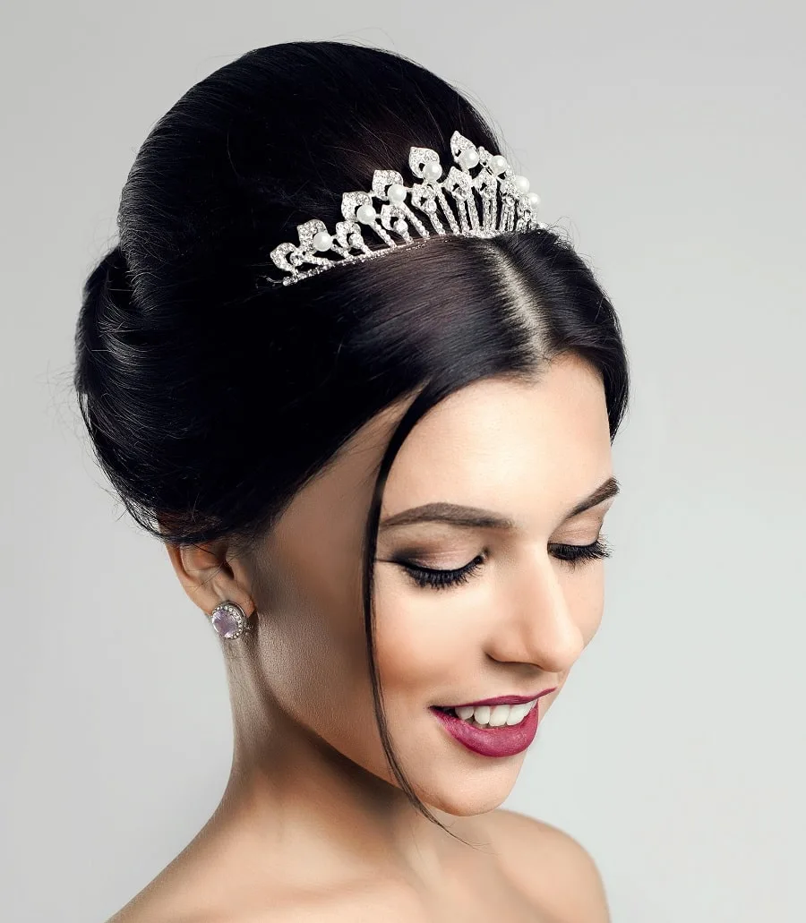 middle part hairstyle with tiara