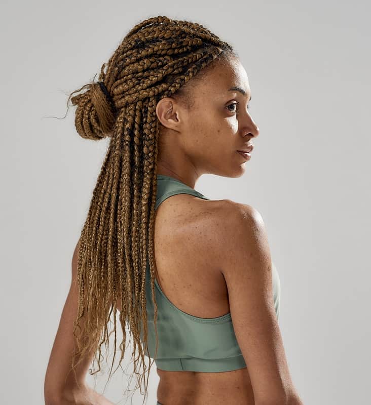 mixed girl with box braids