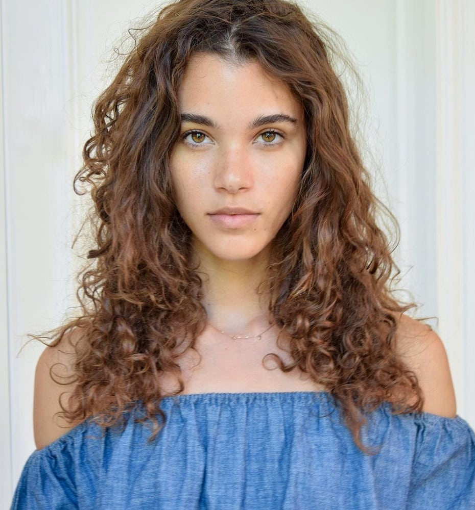 model with curly hair - Pauline Hoarau