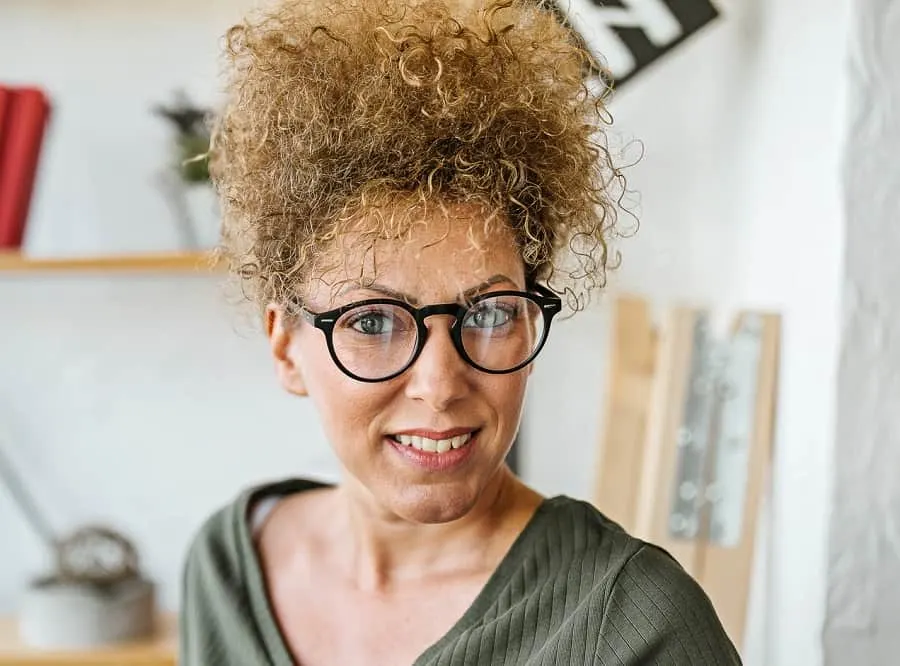 curly hairstyle for mother of bride