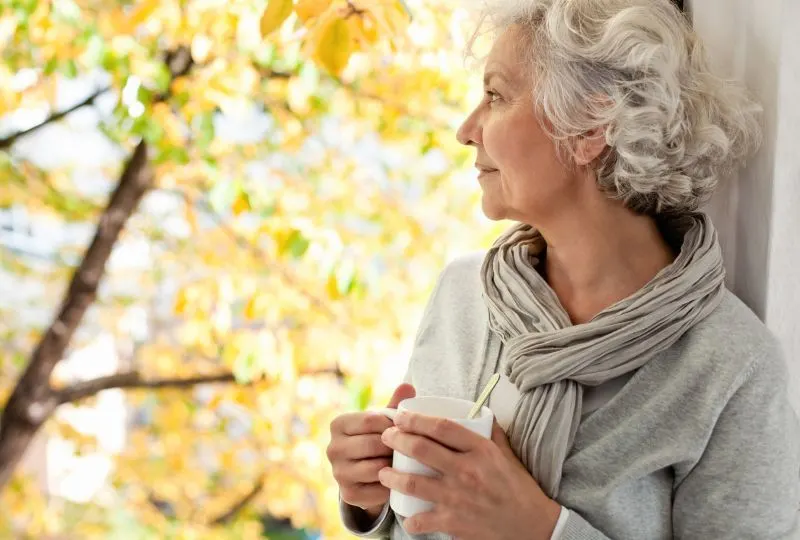 older women short hairstyle