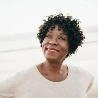 short haircuts for black women over 50