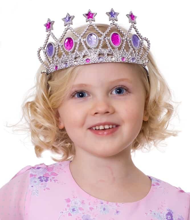 pageant hairstyle for little girl