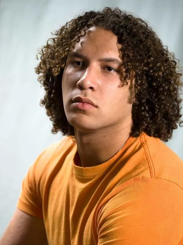 loose perm hairstyle for guys