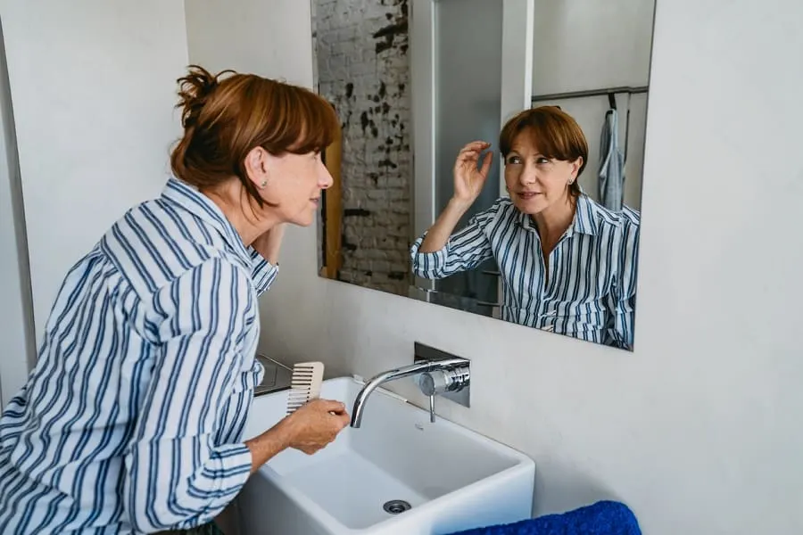 pick hairstyle for women over 60
