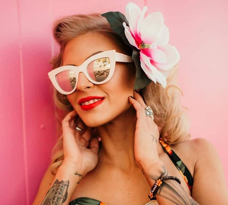 pin up hair with flower