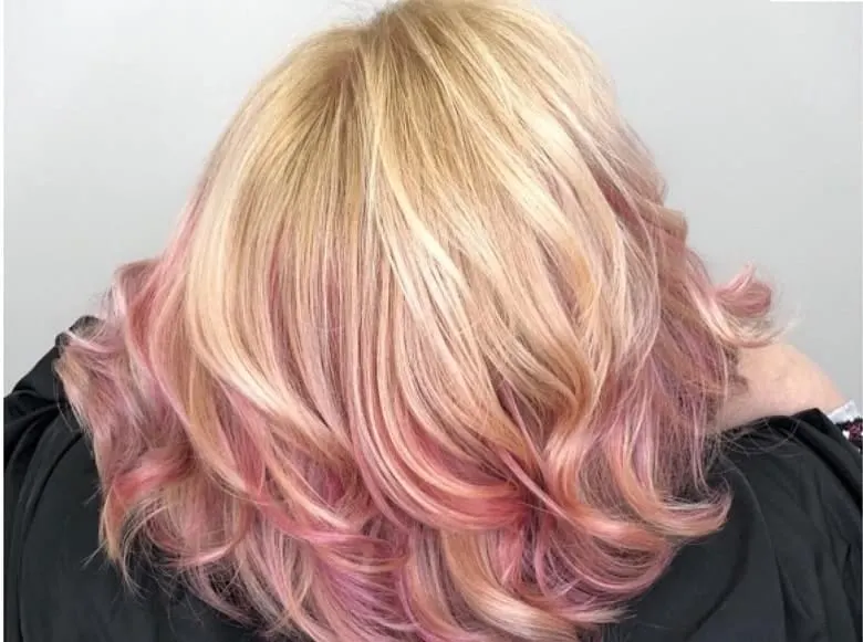 22 Gorgeous Pink Highlights on Blonde Hair for Women