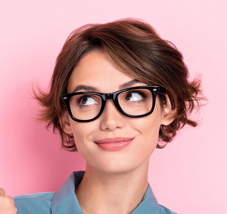 pixie bob hairstyle with glasses