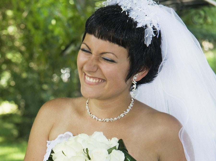 pixie bob wedding hairstyle with veil