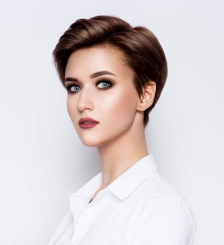 A short pixie cut for a heart-shaped face