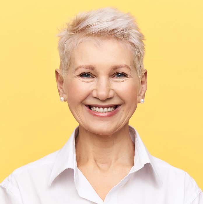 pixie cut for over 50 with round face