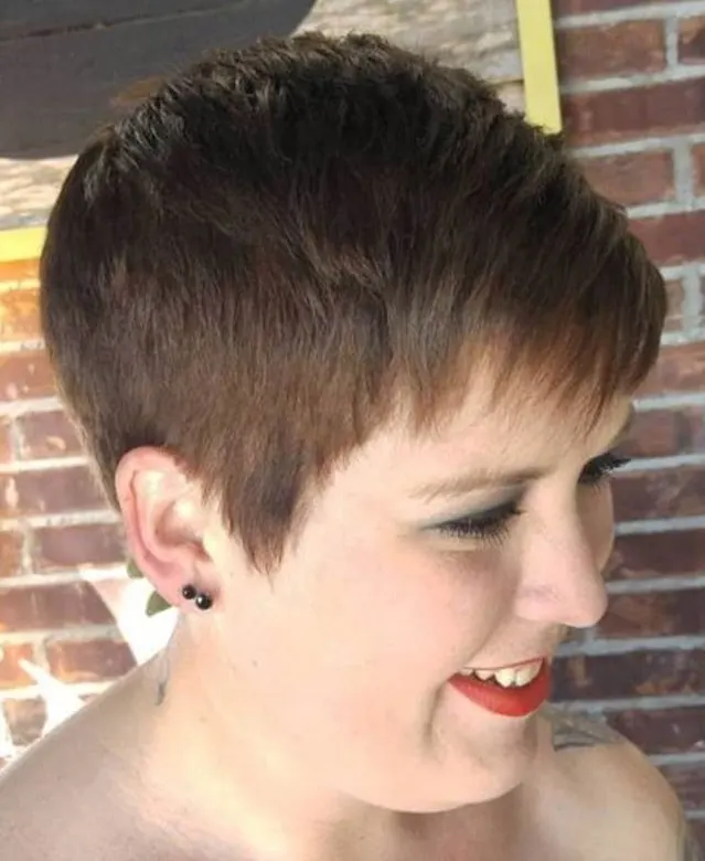 pixie cut for thick hair round face shaped women