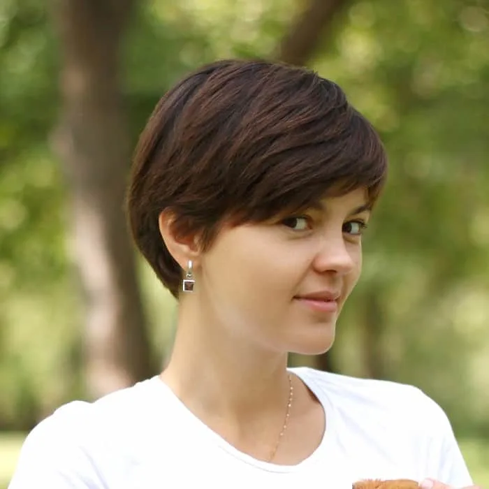 pixie cut for thick hair and round face