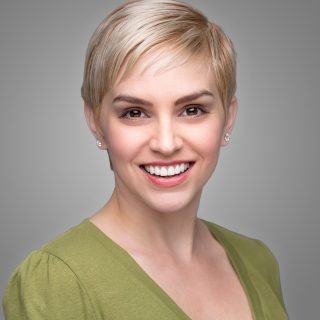 pixie cut for women with oval faces
