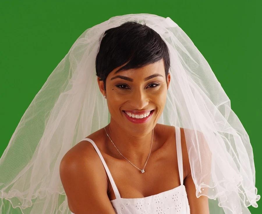 How to Wear a Wedding Veil with a Short Bob or Pixie Hairstyle – One  Blushing Bride Custom Wedding Veils