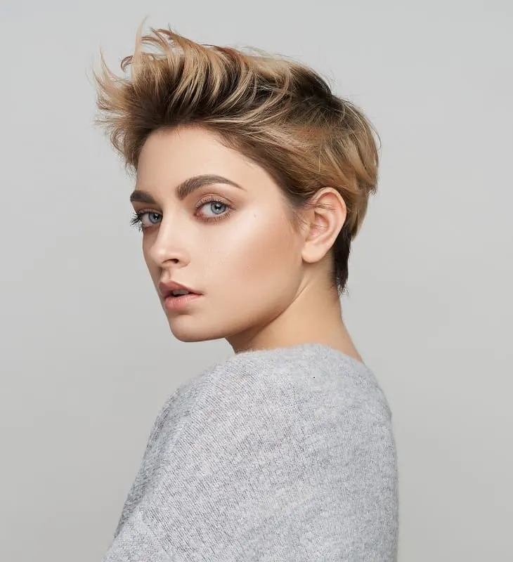 pixie cut with blonde highlights