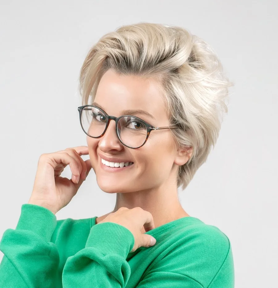 pixie cut with glasses for oval faces