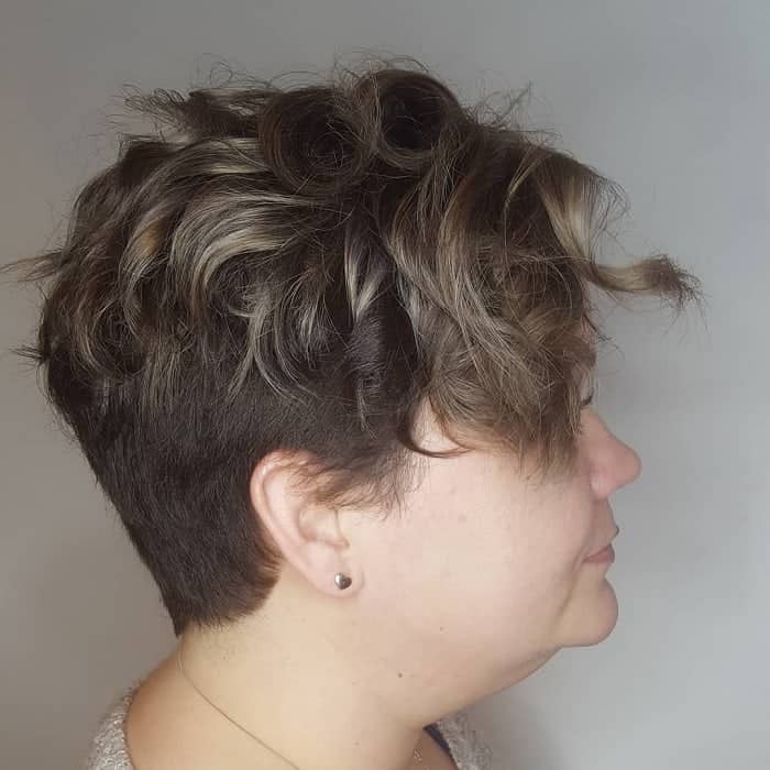 messy pixie with highlights
