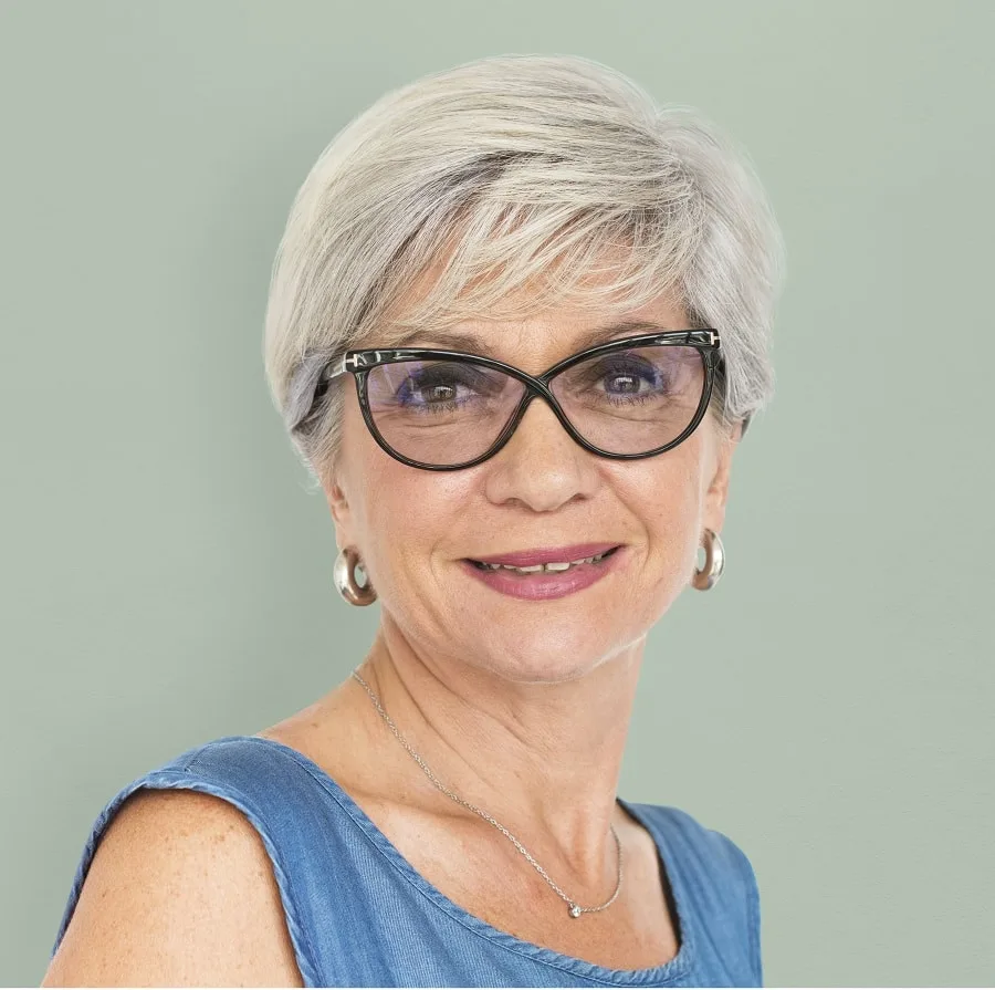 pixie haircut for women over 50 with glasses