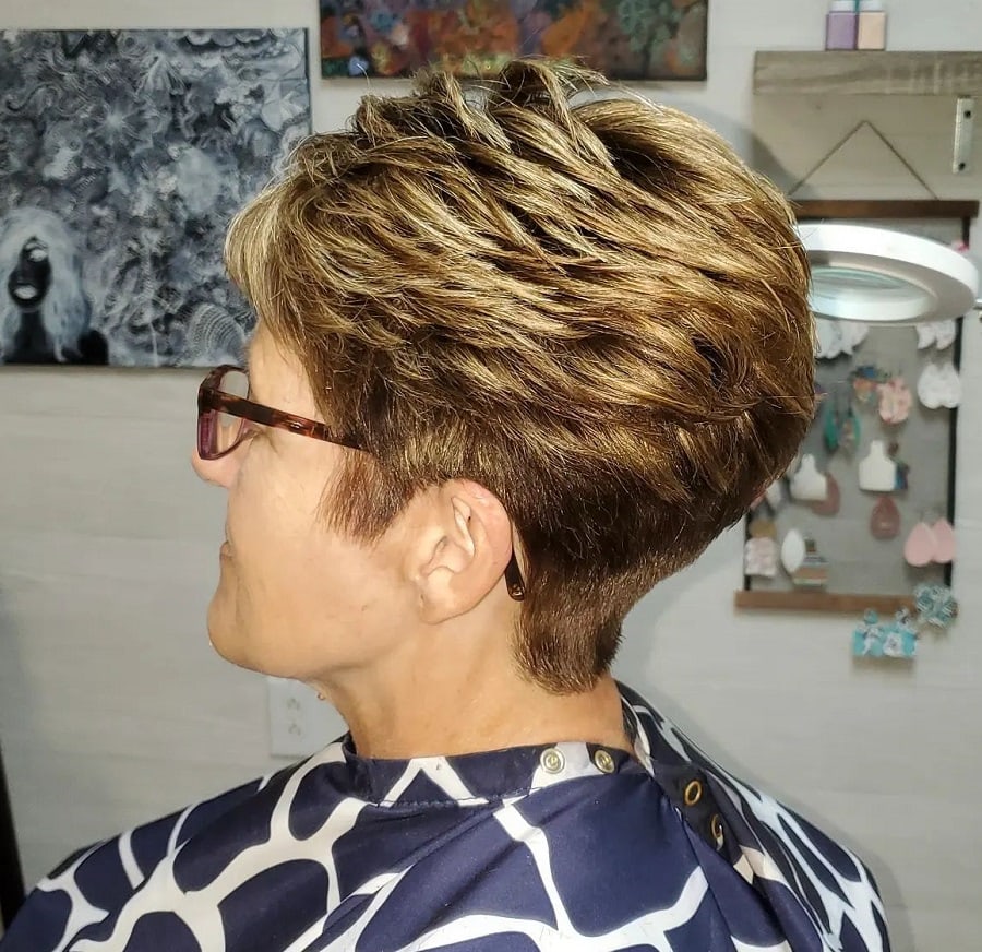 9 Modern Wedge Haircuts For Women Over 50 Hairstylecamp 7391