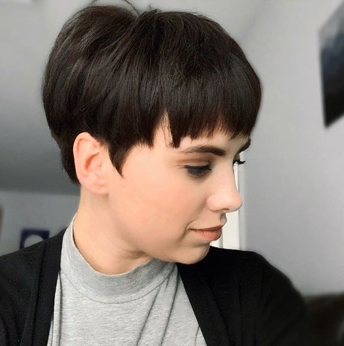 pixie with bangs for round face